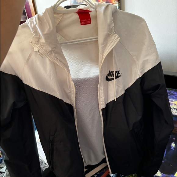 Nike Windbreaker - Picture 2 of 4